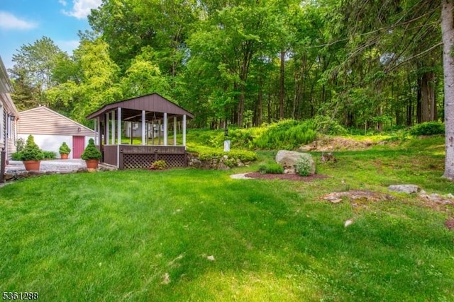 24 W Windy Bush Ln, Sparta Twp, NJ 07871 - view of grassy yard