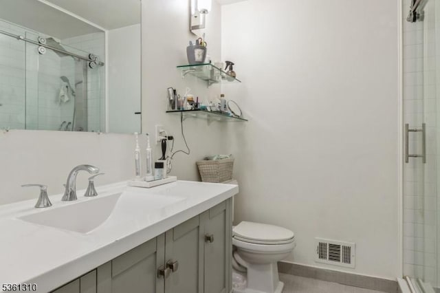 1 Hollywood Dr, Woodbridge Twp, NJ 07095 - full bath featuring a shower stall, vanity, and toilet