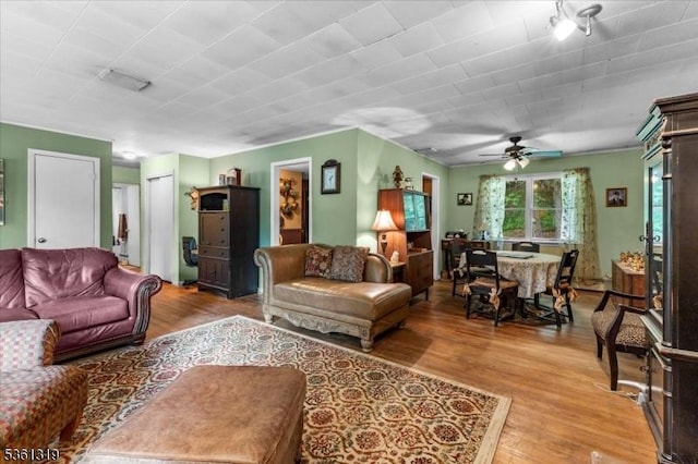 1337 State Route 57, Mansfield Twp, NJ 07865 - living area featuring wood finished floors and a ceiling fan