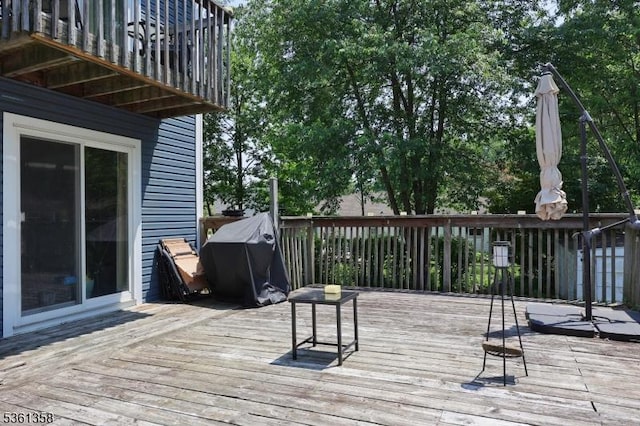 992 Milton Blvd, Rahway City, NJ 07065 - deck featuring area for grilling