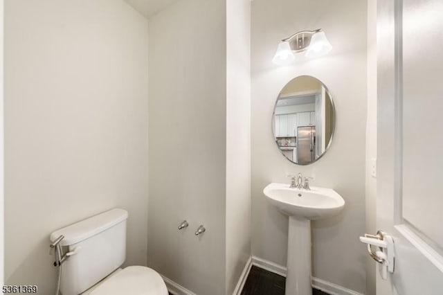 11 Woodland Way, Mount Arlington Boro, NJ 07856 - bathroom with toilet and baseboards