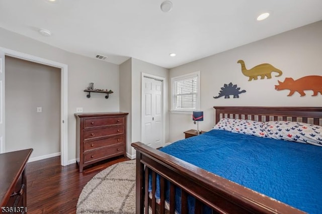 2507 Jay Pl, Union Twp, NJ 07083 - bedroom with dark wood-style flooring, baseboards, recessed lighting, and a closet