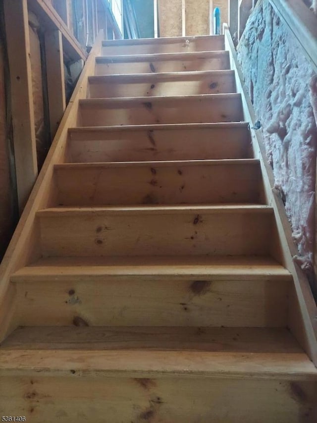 4 Babbitt Ct, Newton Town, NJ 07860 - view of stairway
