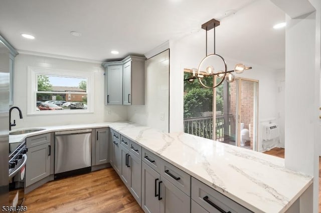 16 Deanna Dr Unit 23, Hillsborough Twp, NJ 08844 - kitchen featuring appliances with stainless steel finishes, a sink, gray cabinets, light wood finished floors, and recessed lighting