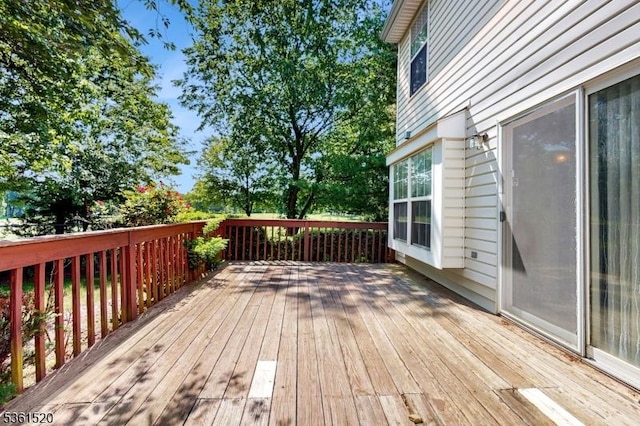 301 Smithwold Rd, Franklin Twp, NJ 08873 - view of wooden deck