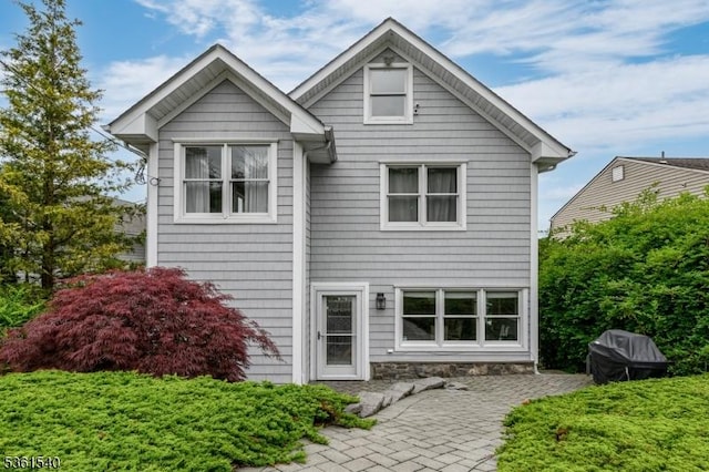 307 Squaw Trl, Hopatcong Boro, NJ 07821 - back of property featuring a patio area