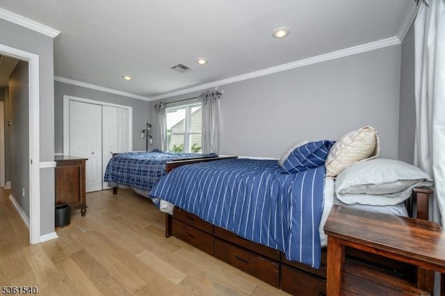 307 Squaw Trl, Hopatcong Boro, NJ 07821 - bedroom with light wood-type flooring, recessed lighting, ornamental molding, a closet, and baseboards