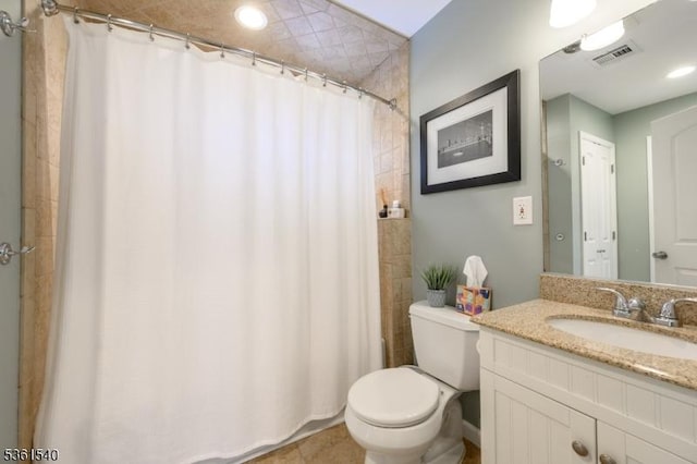 307 Squaw Trl, Hopatcong Boro, NJ 07821 - bathroom with toilet, vanity, a shower with shower curtain, and recessed lighting