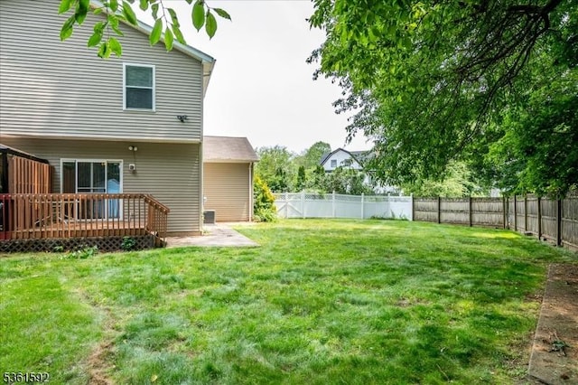 73-81 Mariners Ct, Plainfield City, NJ 07063 - fenced backyard with a wooden deck