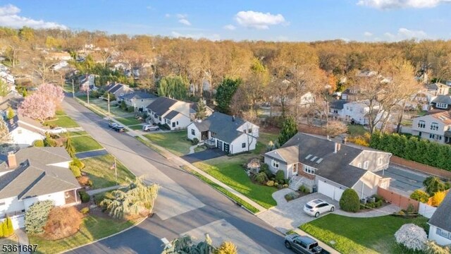 185 Colonial Rd, Emerson Boro, NJ 07630