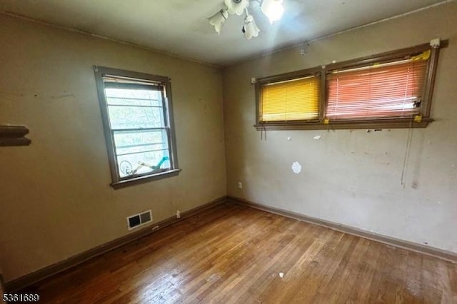 17 Hilltop Cir, Hanover Twp, NJ 07981 - unfurnished room featuring wood finished floors and baseboards
