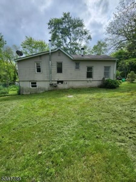 59 W Valley Brook Rd, Washington Twp, NJ 07853 - back of house with a yard