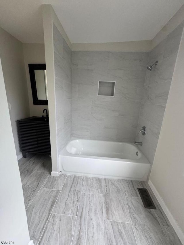 637 Union St, City Of Orange Twp, NJ 07050 - full bath featuring shower / washtub combination and vanity