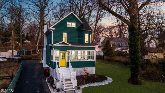 518 Bloomfield Ave, Nutley Twp, NJ 07110 - view of front of property with a yard