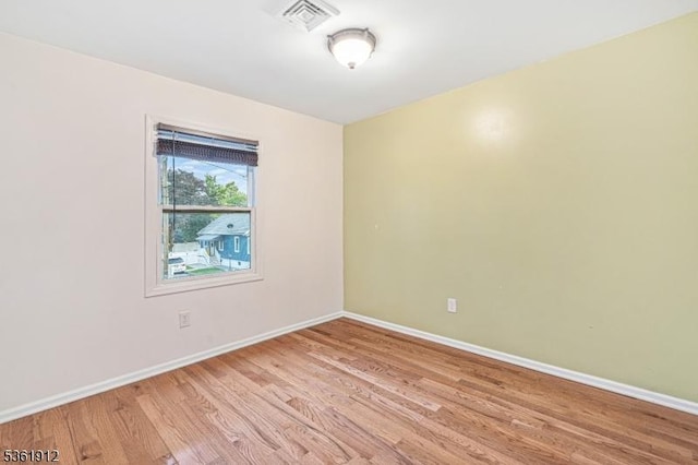 391 Lewis St, Franklin Twp, NJ 08873 - unfurnished room with light wood-type flooring and baseboards