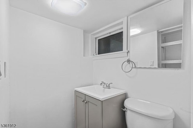 391 Lewis St, Franklin Twp, NJ 08873 - half bathroom featuring vanity and toilet