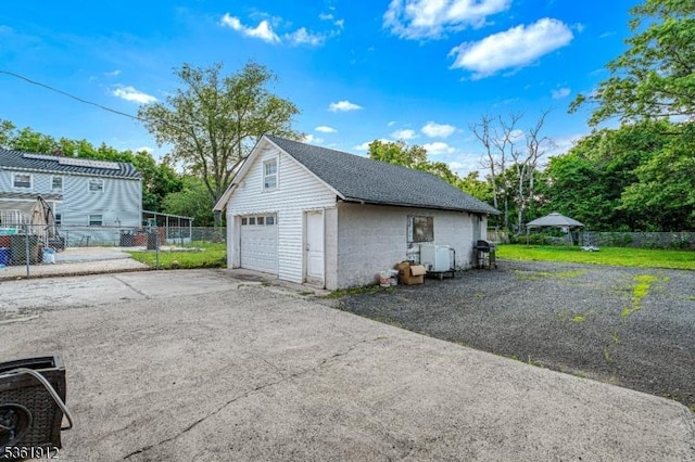 391 Lewis St, Franklin Twp, NJ 08873 - view of detached garage