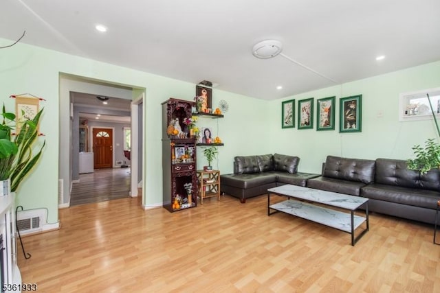 30 Filbert Ln, Union Twp, NJ 07083 - living area featuring light wood-style flooring, recessed lighting, and baseboards