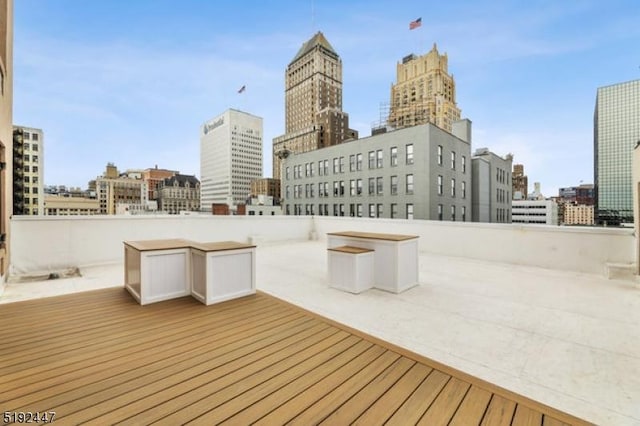 111 Mulberry St Unit Sky, Newark City, NJ 07102 - wooden terrace featuring a skyline view