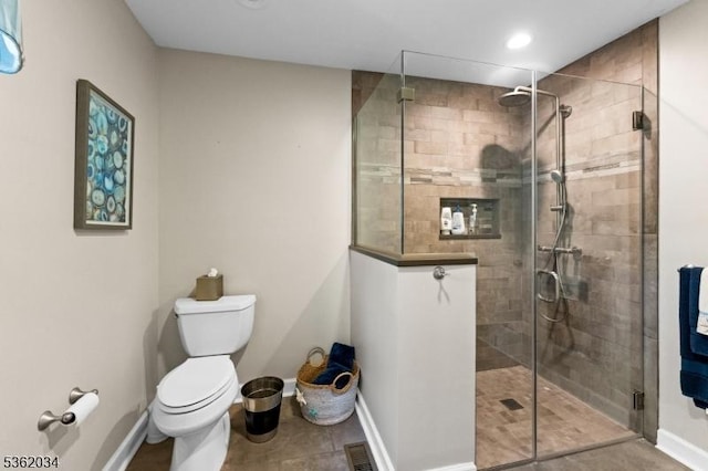 18 Inverrary Pl, Clinton Twp, NJ 08801 - full bathroom featuring toilet, a shower stall, baseboards, tile patterned floors, and recessed lighting