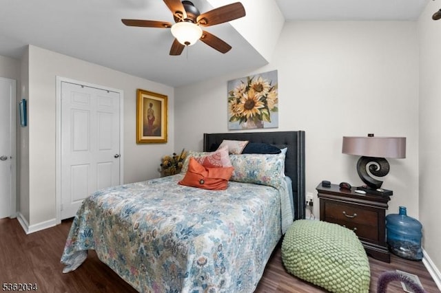 18 Inverrary Pl, Clinton Twp, NJ 08801 - bedroom with wood finished floors, baseboards, and a ceiling fan