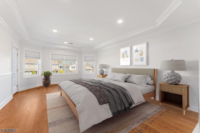 1537 Franklin St, Clark Twp, NJ 07066 - bedroom featuring light wood finished floors, a tray ceiling, crown molding, recessed lighting, and baseboards