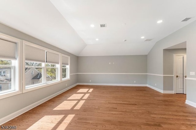 1537 Franklin St, Clark Twp, NJ 07066 - empty room featuring lofted ceiling, light wood-style floors, baseboards, and recessed lighting