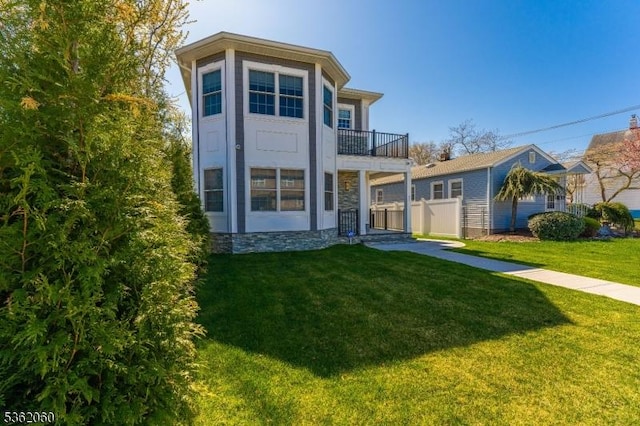 1537 Franklin St, Clark Twp, NJ 07066 - view of front of house with a balcony
