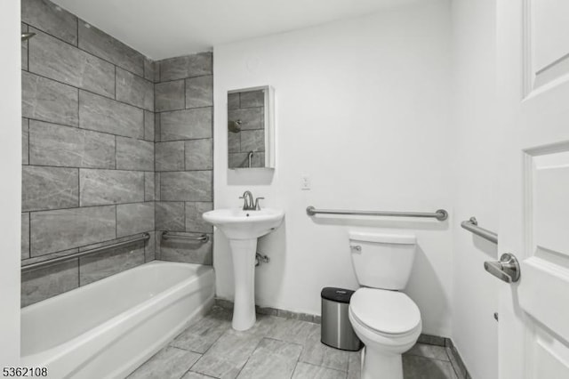 430 Ocean Ave, Jersey City, NJ 07305 - bathroom with toilet and shower / bathtub combination