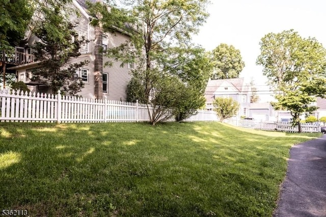 24 Ryerson Ave, Newton Town, NJ 07860 - view of yard