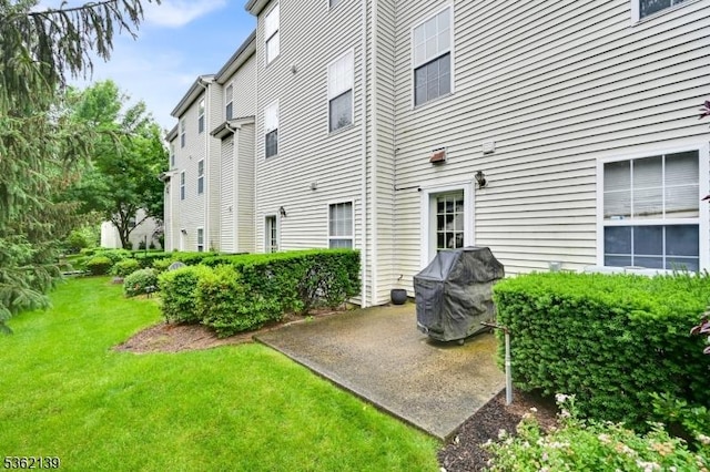 231 Swathmore Dr, Nutley Twp, NJ 07110 - view of grassy yard with a patio