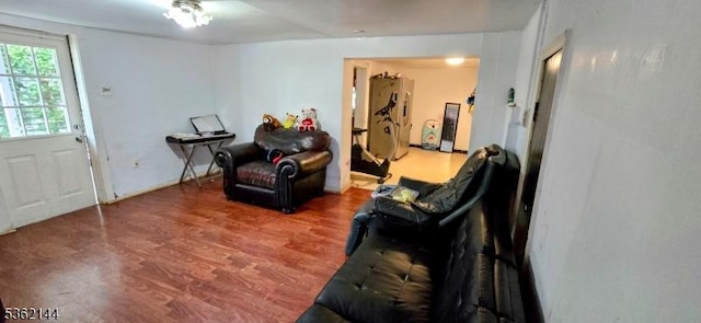 286 Chambers St, Phillipsburg Town, NJ 08865 - living room featuring wood finished floors