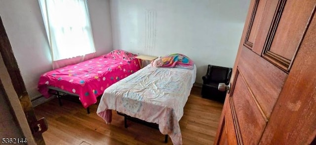 286 Chambers St, Phillipsburg Town, NJ 08865 - bedroom with wood finished floors