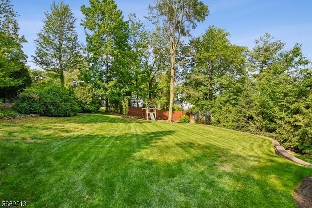 89 Maple St, Millburn Twp, NJ 07041 - view of grassy yard