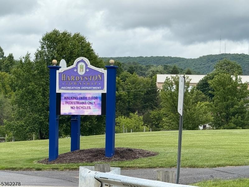 142 Wheatsworth Rd, Hardyston Twp, NJ 07419
