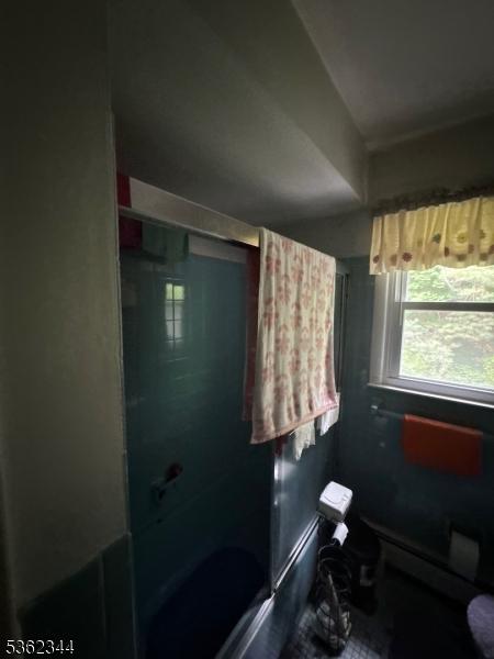 61 N Hillside Ave, Roxbury Twp, NJ 07847 - full bathroom featuring toilet
