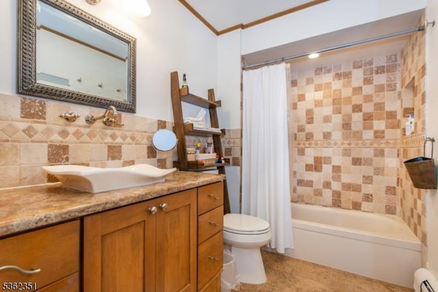 40 Riveredge Dr, Fairfield Twp, NJ 07004 - bathroom with baseboard heating, toilet, vanity, shower / bath combo with shower curtain, and crown molding