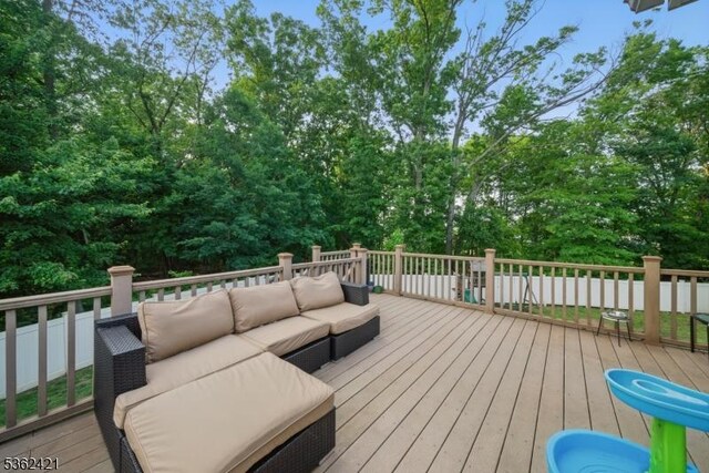 102 Murdock St, Woodbridge Twp, NJ 08863