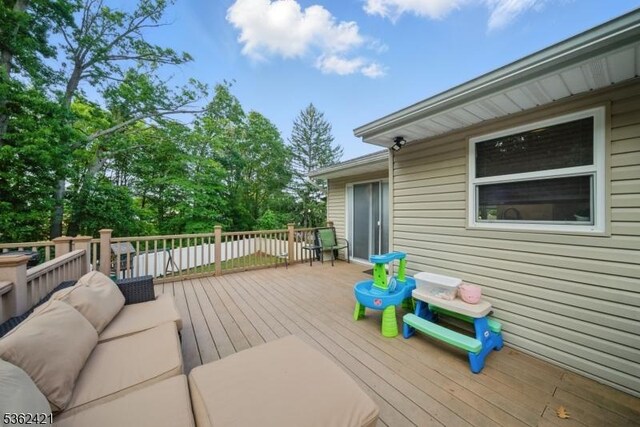 102 Murdock St, Woodbridge Twp, NJ 08863