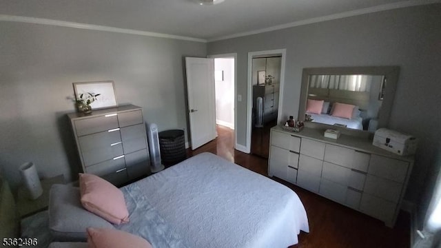 1247 Highland Ave, Union Twp, NJ 07083 - bedroom with dark wood finished floors and ornamental molding