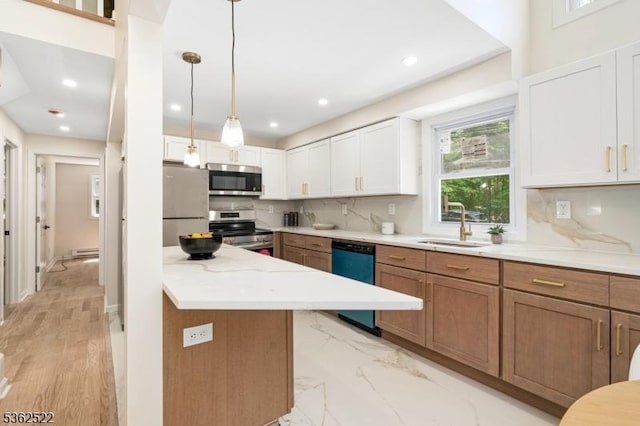 51 Scenic Dr, Green Twp, NJ 07821 - kitchen featuring stainless steel appliances, a sink, white cabinets, tasteful backsplash, and a center island