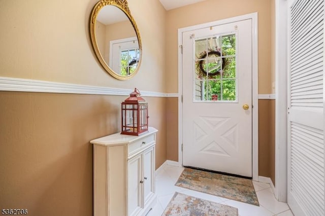 6 Pelican Pt, Hampton Twp, NJ 07860 - doorway to outside featuring baseboards and light tile patterned flooring