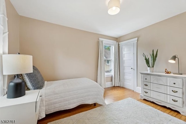 30 Hillcrest Ter, Verona Twp, NJ 07044 - bedroom featuring light wood finished floors and baseboards