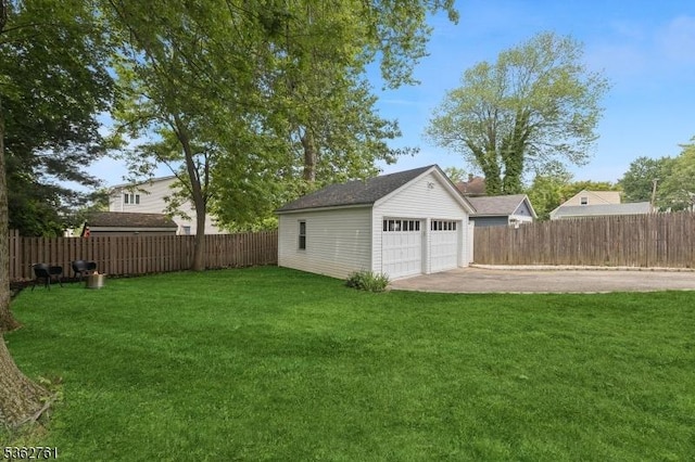 30 Hillcrest Ter, Verona Twp, NJ 07044 - fenced backyard with an outdoor structure and a garage