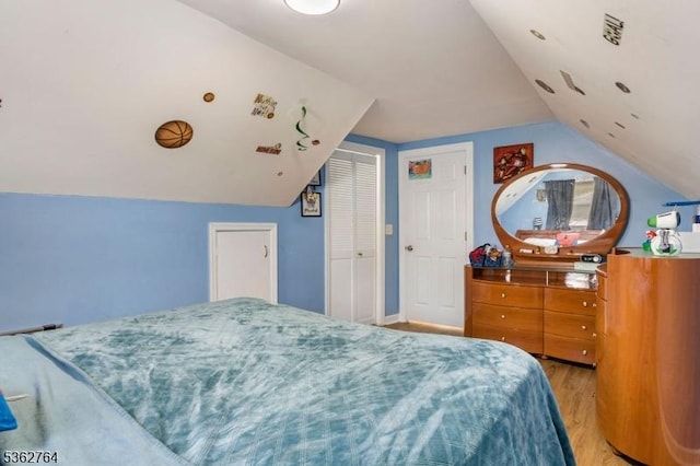 128 Parkside Rd, Plainfield City, NJ 07060 - bedroom with light wood-type flooring and lofted ceiling