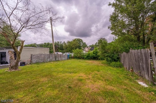 90 Thomas St, Bloomfield Twp, NJ 07003 - view of yard