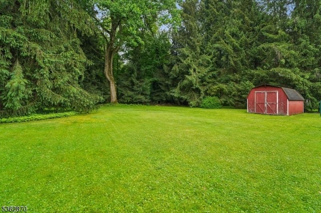 261 Brooklake Rd, Florham Park Boro, NJ 07932 - view of grassy yard