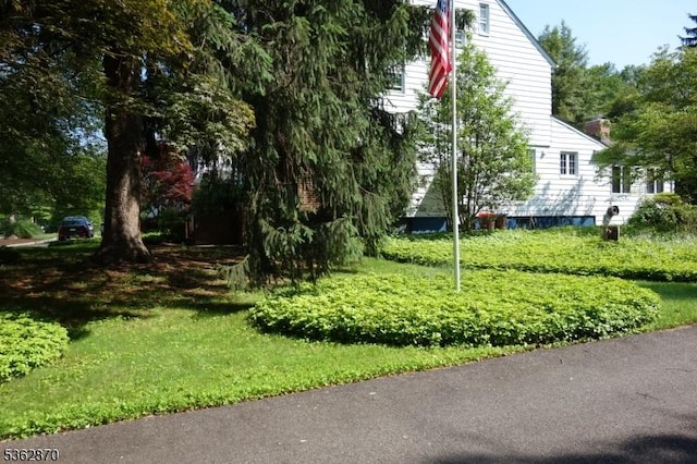261 Brooklake Rd, Florham Park Boro, NJ 07932 - view of grassy yard