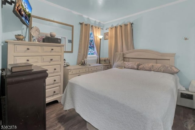 38 Hawthorne Dr, Franklin Twp, NJ 08873 - bedroom with dark wood-type flooring and ornamental molding