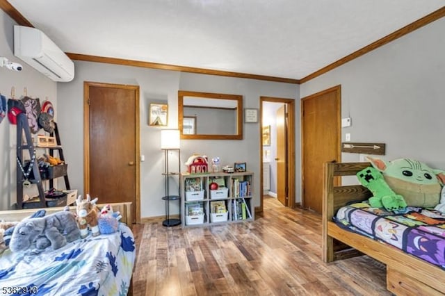 72 Quenby Mountain Rd, Liberty Twp, NJ 07838 - bedroom with an AC wall unit, wood finished floors, crown molding, and baseboards